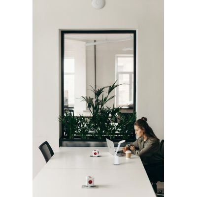 5. Moderne LED-Schreibtischlampe Activejet FUTURE weiß mit integriertem Akku