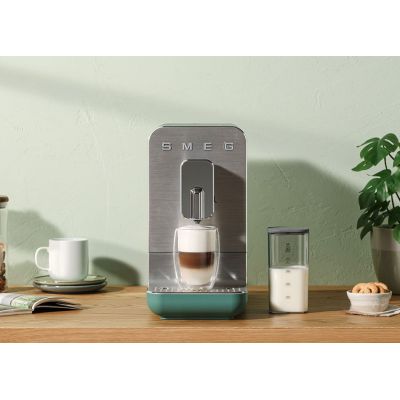 37. SMEG BCC13EGMEU Kaffeemaschine