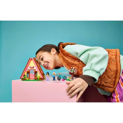 9. LEGO Friends 42682 – Luxuriöses Campingplatz-Cottage