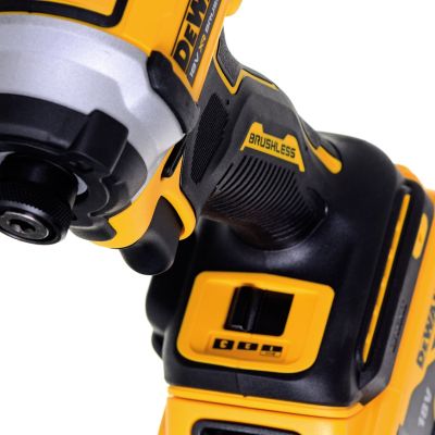 9. Schlagschrauber 18V, 2x5,0Ah DCF850P2T TSTAK DEWALT