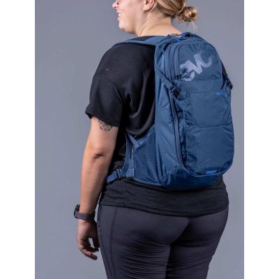 3. EVOC Ride 12 Fahrradrucksack + Trinksystem 2 Denim