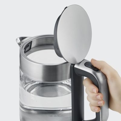 6. Severin Wasserkocher aus Glas und Stahl, 1,7 l, verdecktes Heizelement, Strix-Steuerung, Kabeleinführung, Wasserstandsanzeige, 2200 W, WK3420