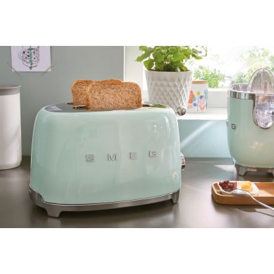 15. SMEG TSF01PGEU Toaster Pastellgrün
