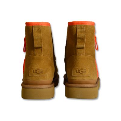 4. UGG W Classic Mini Damen-Schneestiefel mit Reißverschluss und Logo in Kastanienbraun - 1144034-CHE