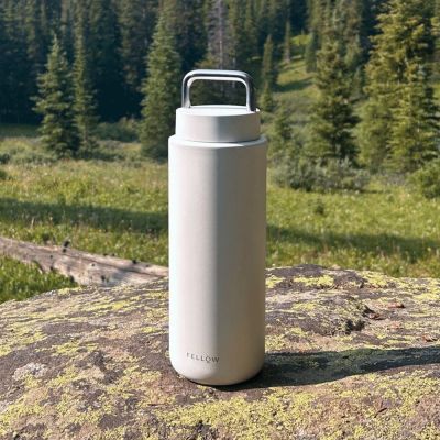 4. Carter Carry Tumbler Fellow 946 ml Thermobecher Weiß