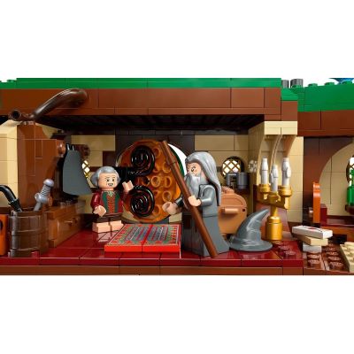 8. LEGO Icons 10354 – Der Herr der Ringe: Das Auenland