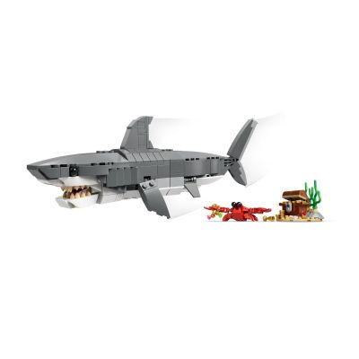 6. LEGO CREATOR 3-IN-1 31381 Bedrohlicher Hai und Schatztruhe