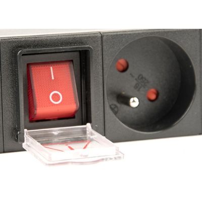 4. GEMBIRD Rack-Steckdosenleiste 19" PDU EG-PDU-014-FC14, 1U, 16 A, 8 französische Steckdosen, C14-Stecker, 3-m-Kabel