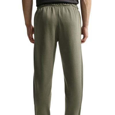 3. Nike Sportswear Club Herrenhose Olivgrün IO1376 222