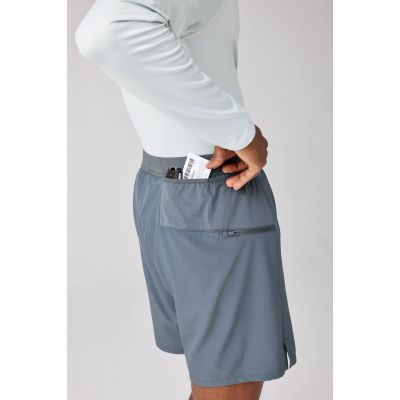 2. Journey 7″ 2-in-1 Short Laufshorts für Herren, Grau