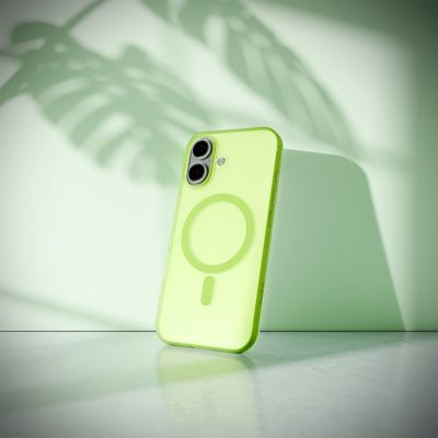 9. Puro Daylight Magsafe-kompatible Silikonhülle für iPhone 17 – durchscheinendes Grün