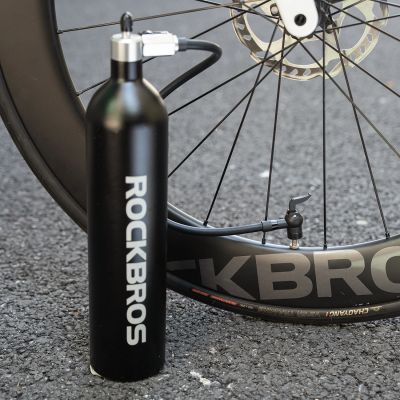 7. Rockbros Tubeless Reifenfüller 200 PSI 1.2l - Schwarz