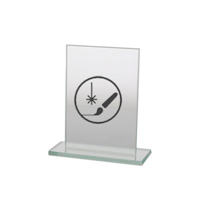 3. Gravierte Glastrophäe + Farbfüllung