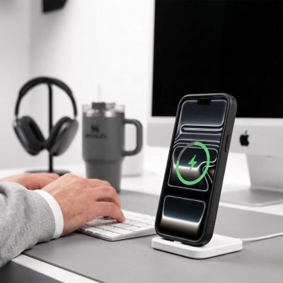 8. Tech-Protect Magmat Magsafe CC Hülle für iPhone 18 Pro / 17 Pro – Mattschwarz