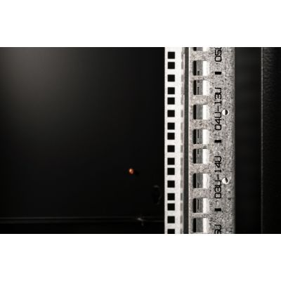 6. Digitus Unique 19" 16U Wand-Netzwerkschrank 600x450 mm, Glastür, schwarz, ungeteilt, montiert, 100 kg