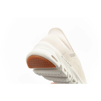 7. Skechers Glide-Step Damen-Sneaker, bequeme ecrufarbene Slipper