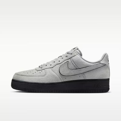 7. NIKE AIR FORCE 1 '07 LV8 (HQ1966-001) Herrenschuhe