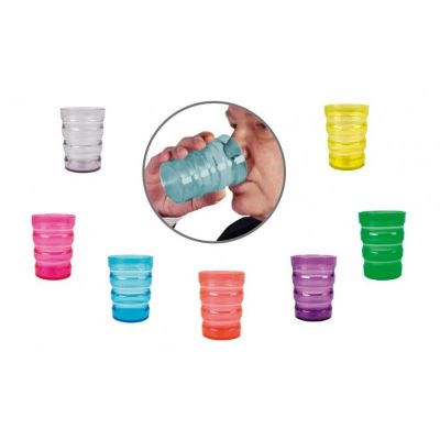 3. Becher für Menschen mit Behinderung – sicher grün
