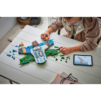 5. LEGO Editions 43018 – Lionel Messi: Teschen