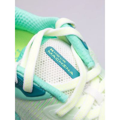 6. UNDER ARMOUR Machina Breeze 3026264-100 Damenschuhe