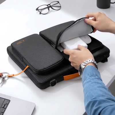 8. Tech-Protect Defender Tasche für 15-16 Laptops, Schwarz und Orange
