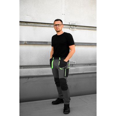 4. NEO Tools 81-290-XXXL Schutzhose Schwarz