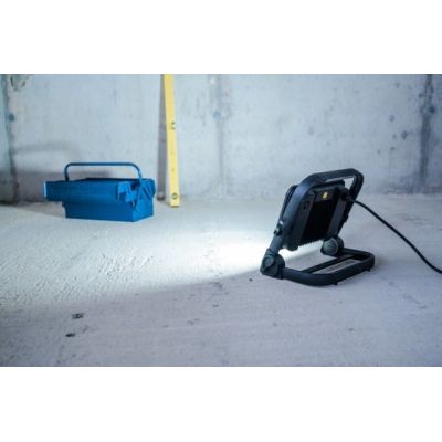 9. Mobiler LED-Strahler Brennenstuhl JARO 14060 M