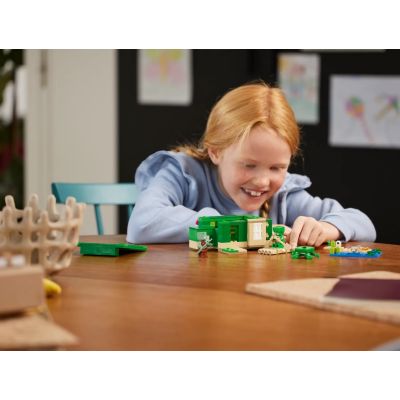 9. LEGO Minecraft 21254 Turtle Beach Haus