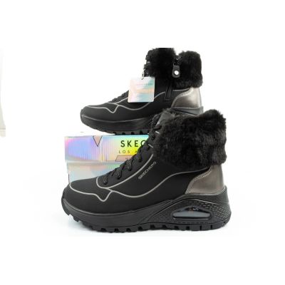 19. Skechers Uno Rugged Damen Sportschuhe isolierte Winterstiefel