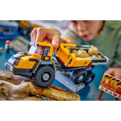 10. LEGO City 60494 - Muldenkipper und Frontlader