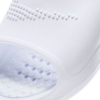 6. Nike Victori One Slide W CZ7836 100 Zehentrenner