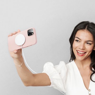 4. Dux Ducis Grit Ledertasche für iPhone 14 Plus Elegante Kunstlederhülle (MagSafe-kompatibel) Rosa