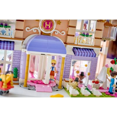 29. LEGO Friends 42704 – Heartlake City Grand Hotel