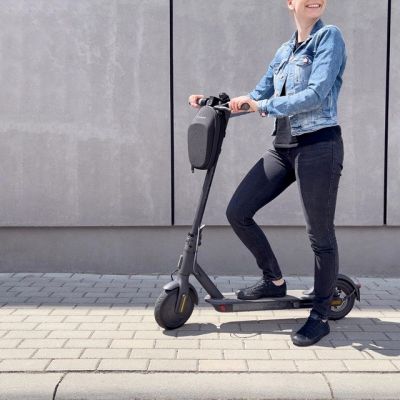 10. Wozinsky Wasserdichte Scooter-Lenkertasche 4L Schwarz (WSB1BK)