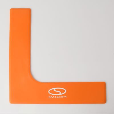 3. Flache Spielfeldmarkierungen - Ecken 25x25 cm 4 Stück leuchtend orange SMJ Sport ZPN-O