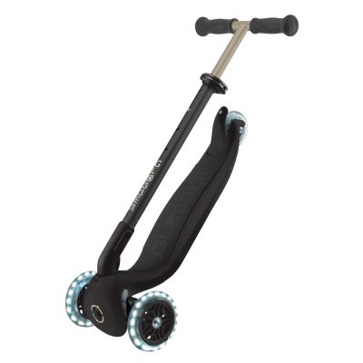 17. Scooter mit Sitz GO•UP DELUXE LIGHTS (646-720-2)