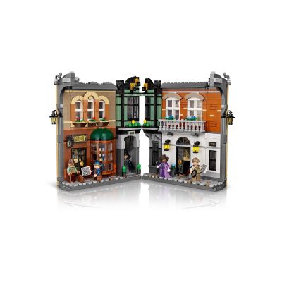 9. LEGO ICONS 10351 Sherlock Holmes: Bücherecke