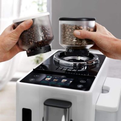 12. DeLonghi EXAM 440.55.W Espressomaschine