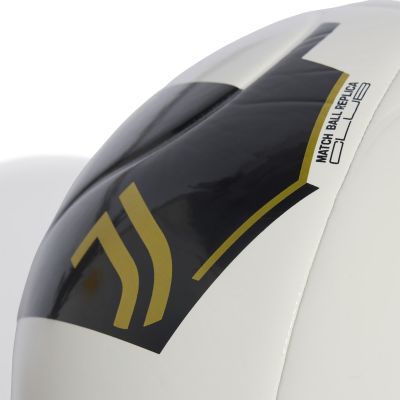 4. adidas Juventus Turin Heimball KE5114