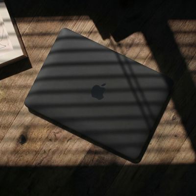 7. Tech-Protect Softshell-Schutzhülle für MacBook Neo 13" (2026) – Mattschwarz