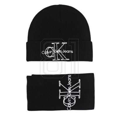 5. Calvin Klein Jeans W K60K608858 Mütze + Schal