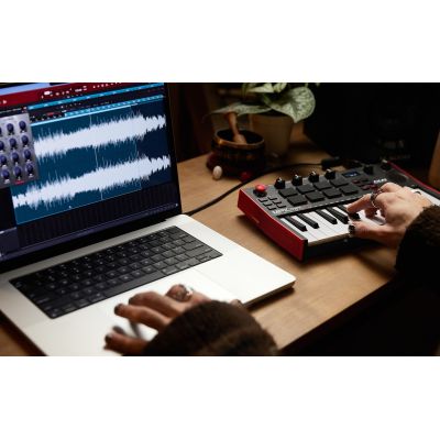 9. AKAI MPK MINI PLAY 3 – Mini-Tastatur-Controller