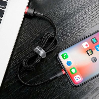 8. Baseus Cafule USB-A / Lightning 2A QC 3.0 Kabel 3 m - Schwarz und Rot