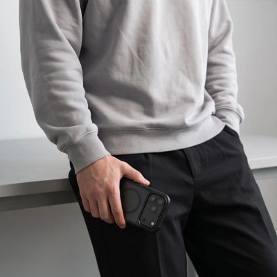 7. Tech-Protect Defense MagSafe Hülle für iPhone 17 Pro / 18 Pro – Mattschwarz