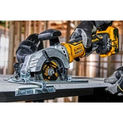 11. DeWALT DCS691N-XJ Handkreissäge, 11,5 cm, Schwarz/Gelb, 4500 U/min, 800 W