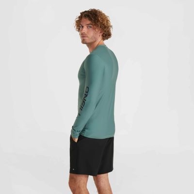 6. O'Neill UV Essentials Skins Long M T-Shirt 92800613390