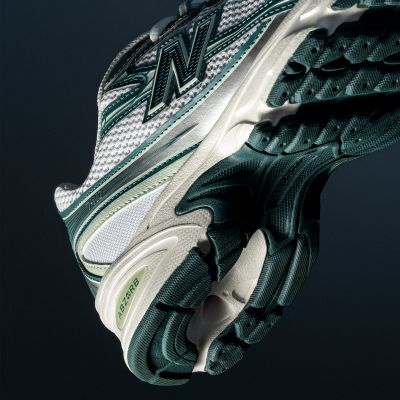 10. New Balance U740GR2 Schuhe