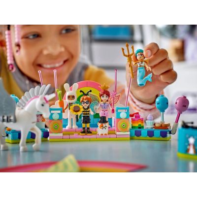 11. LEGO FRIENDS 42661 Kostümparty mit Einhorn & Fee