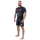 32. Das Kompressions-Rashguard-Shirt „Snake“ besteht aus DBX MORE DRY M-Material.
