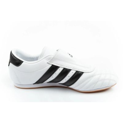 4. Adidas Damen-Taekwondo-Sportschuhe, weiße Leder-Slipper